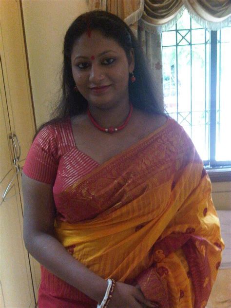 Tamil Saree Hot Busty Aunty Fucking in House